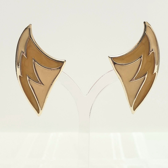 Pretty Vintage Enamel Retro Yellow/Beige/Tan Fun Post Earrings - Picture 5 of 8